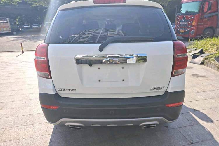 Used Chevrolet Captiva 2017 2.4L Two-Wheel Drive Luxury Edition 7 Seats Exterior 3