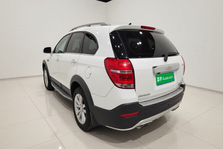 Used Chevrolet Captiva 2017 2.4L 4x4 Flagship Edition 7-Seater Exterior 3