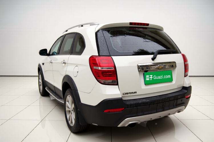 Used Chevrolet Captiva 2017 2.4L 4x4 Flagship Edition 7-Seater Exterior 3