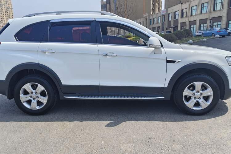 Used Chevrolet Captiva 2017 2.4L Two-Wheel Drive Luxury Edition 7 Seats Exterior 3