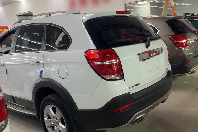 Used Chevrolet Captiva 2017 2.4L Two-Wheel Drive Luxury Edition 7 Seats Exterior 4