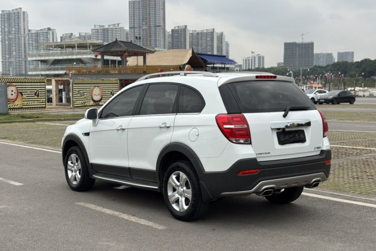 Used Chevrolet Captiva 2017 2.4L Two-Wheel Drive Luxury Edition 7 Seats Exterior 4