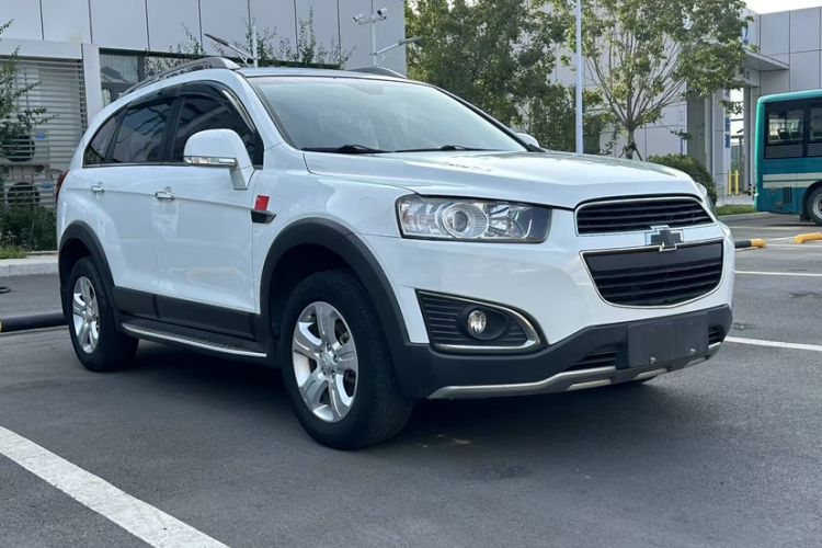 Used Chevrolet Captiva 2017 2.4L Two-Wheel Drive Luxury Edition 7 Seats Exterior 5