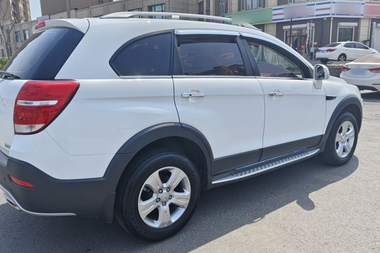 Used Chevrolet Captiva 2017 2.4L Two-Wheel Drive Luxury Edition 7 Seats Exterior 6