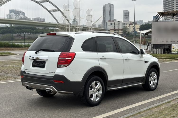 Used Chevrolet Captiva 2017 2.4L Two-Wheel Drive Luxury Edition 7 Seats Exterior 6