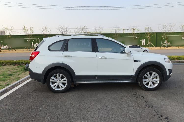 Used Chevrolet Captiva 2017 2.4L 4x4 Flagship Edition 7-Seater Exterior 7
