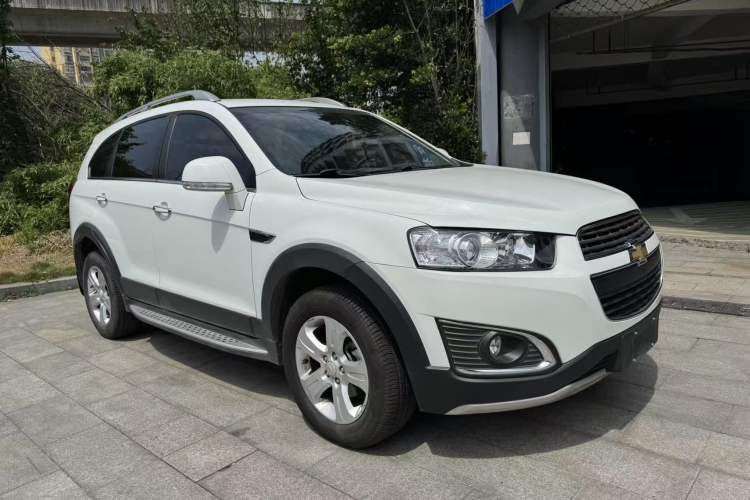 Used Chevrolet Captiva 2017 2.4L Two-Wheel Drive Luxury Edition 7 Seats Exterior 9