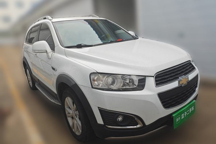 Used Chevrolet Captiva 2017 2.4L 4x4 Flagship Edition 7-Seater Front Right 45 Deg