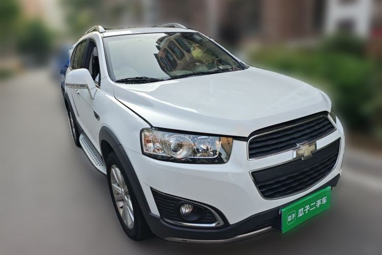 Used Chevrolet Captiva 2017 2.4L 4x4 Flagship Edition 7-Seater Front Right 45 Deg