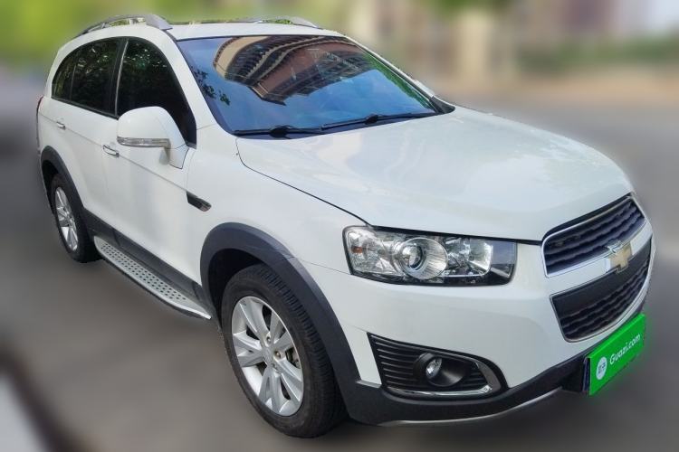 Used Chevrolet Captiva 2017 2.4L 4x4 Flagship Edition 7-Seater Front Right 45 Deg