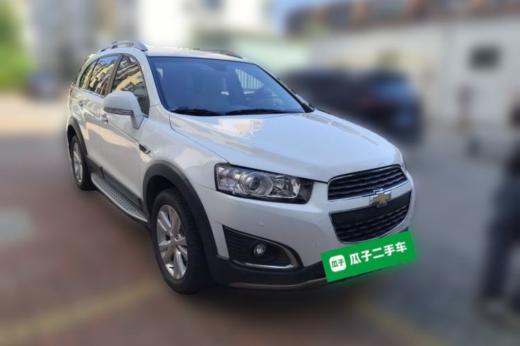 Used Chevrolet Captiva 2017 2.4L 4x4 Flagship Edition 7-Seater Front Right 45 Deg