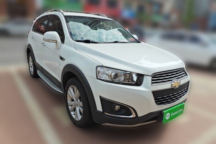 Used Chevrolet Captiva 2017 2.4L 4x4 Flagship Edition 7-Seater Front Right 45 Deg