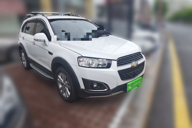 Used Chevrolet Captiva 2017 2.4L 4x4 Flagship Edition 7-Seater Front Right 45 Deg