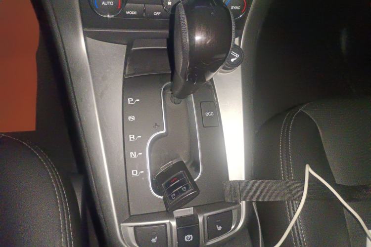 Used Chevrolet Captiva 2017 2.4L Two-Wheel Drive Luxury Edition 7 Seats Gear Lever