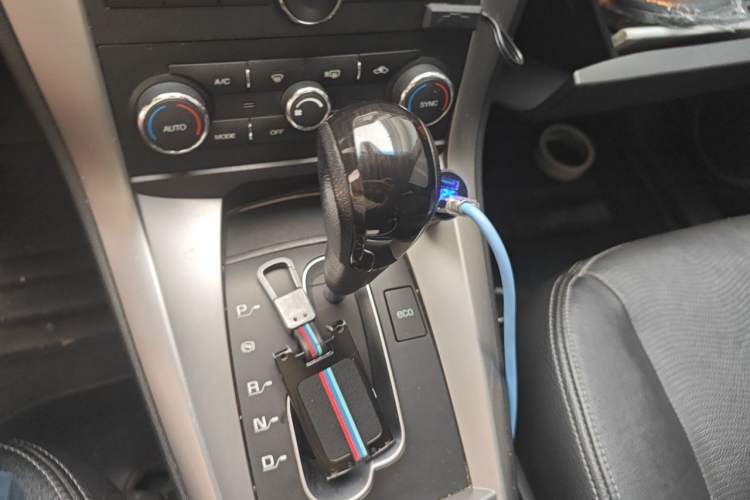 Used Chevrolet Captiva 2017 2.4L 4x4 Flagship Edition 7-Seater Gear Lever