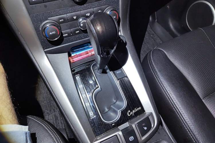 Used Chevrolet Captiva 2017 2.4L Two-Wheel Drive Luxury Edition 7 Seats Gear Lever