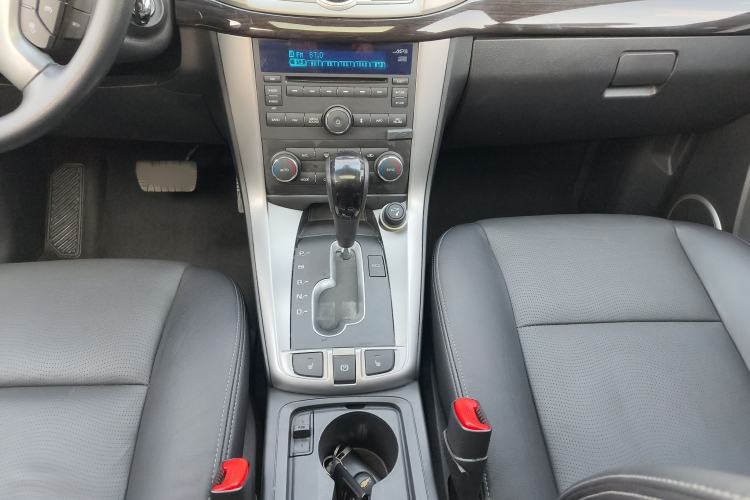 Used Chevrolet Captiva 2017 2.4L 4x4 Flagship Edition 7-Seater Gear Lever