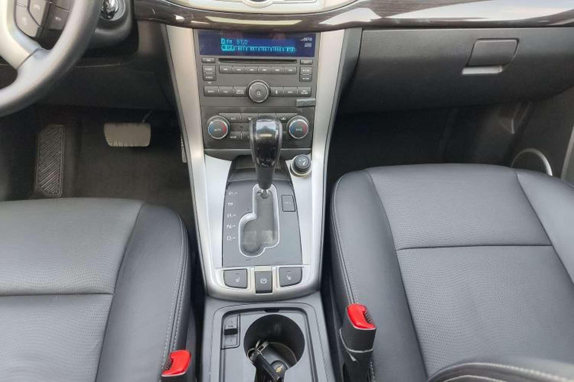 Used Chevrolet Captiva 2017 2.4L 4x4 Flagship Edition 7-Seater Gear Lever
