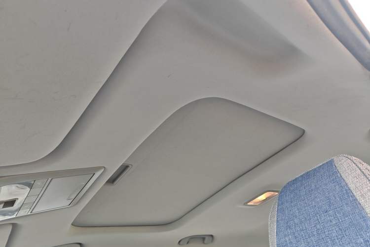 Used Chevrolet Captiva 2017 2.4L 4x4 Flagship Edition 7-Seater Headliner