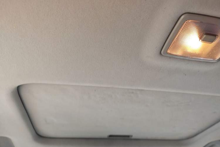Used Chevrolet Captiva 2017 2.4L 4x4 Flagship Edition 7-Seater Headliner
