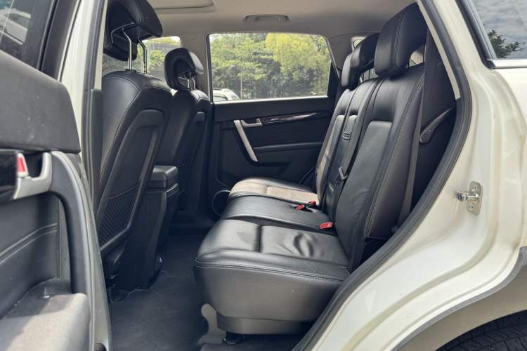 Used Chevrolet Captiva 2017 2.4L Two-Wheel Drive Luxury Edition 7 Seats Interior 1