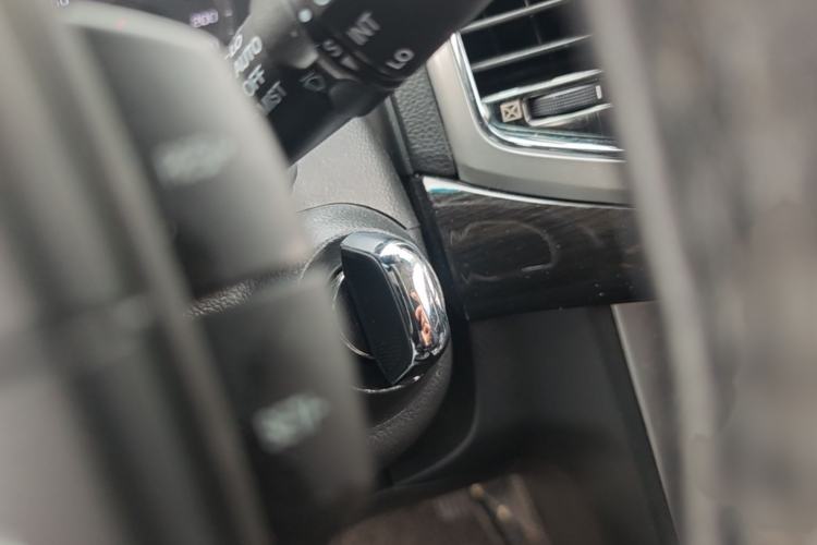 Used Chevrolet Captiva 2017 2.4L 4x4 Flagship Edition 7-Seater Interior 1