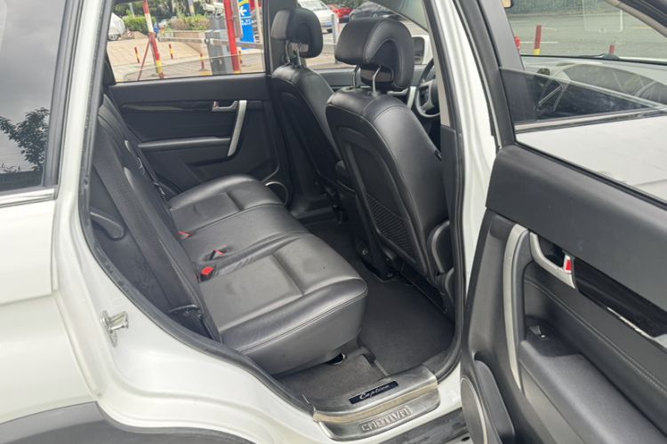 Used Chevrolet Captiva 2017 2.4L Two-Wheel Drive Luxury Edition 7 Seats Interior 2