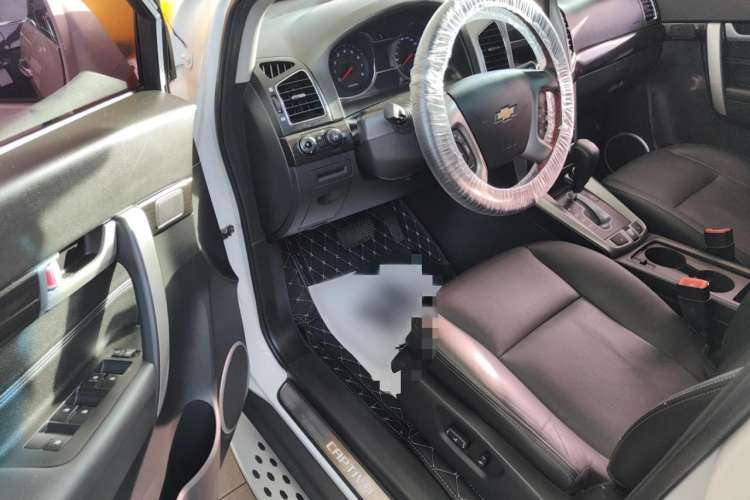 Used Chevrolet Captiva 2017 2.4L 4x4 Flagship Edition 7-Seater Interior 2
