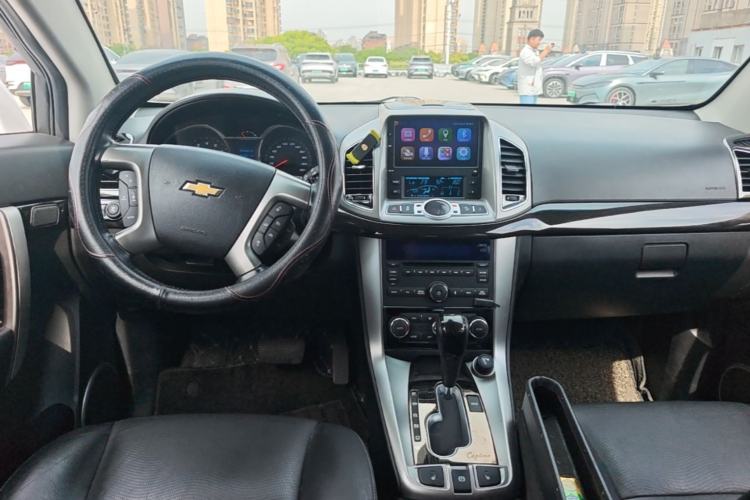 Used Chevrolet Captiva 2017 2.4L 4x4 Flagship Edition 7-Seater Interior 2