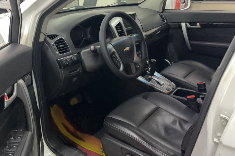 Used Chevrolet Captiva 2017 2.4L Two-Wheel Drive Luxury Edition 7 Seats Interior 2