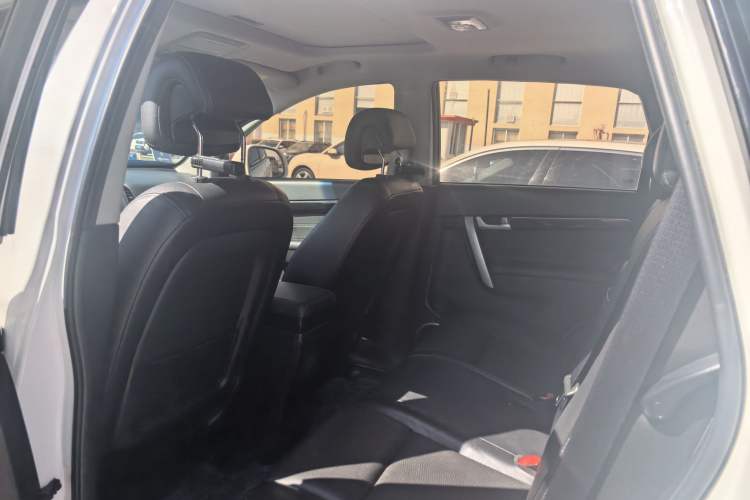 Used Chevrolet Captiva 2017 2.4L Two-Wheel Drive Luxury Edition 7 Seats Interior 2