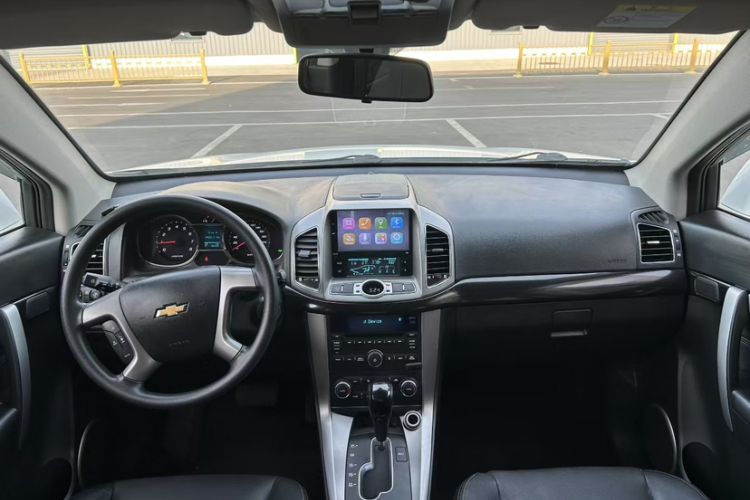 Used Chevrolet Captiva 2017 2.4L Two-Wheel Drive Luxury Edition 7 Seats Interior 2