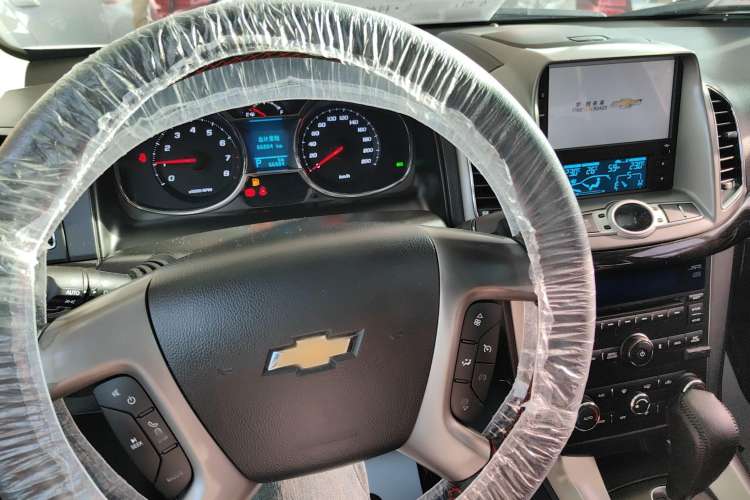 Used Chevrolet Captiva 2017 2.4L 4x4 Flagship Edition 7-Seater Interior 3