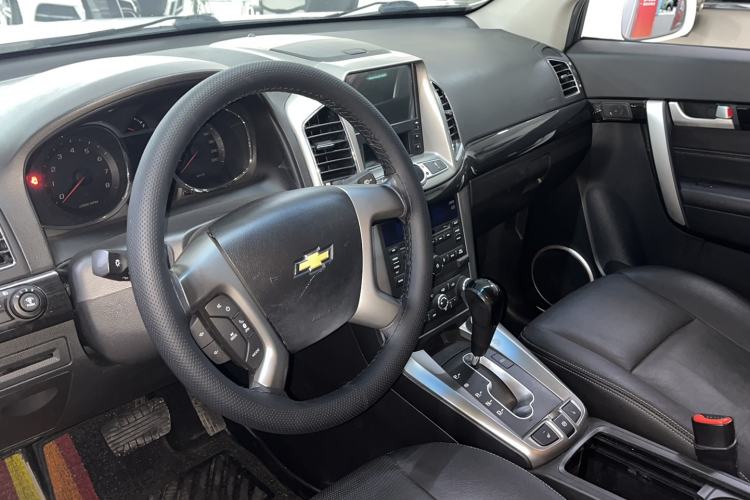 Used Chevrolet Captiva 2017 2.4L Two-Wheel Drive Luxury Edition 7 Seats Interior 3