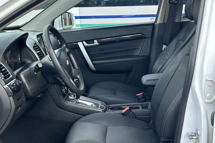 Used Chevrolet Captiva 2017 2.4L Two-Wheel Drive Luxury Edition 7 Seats Interior 3