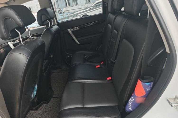 Used Chevrolet Captiva 2017 2.4L 4x4 Flagship Edition 7-Seater Interior 4