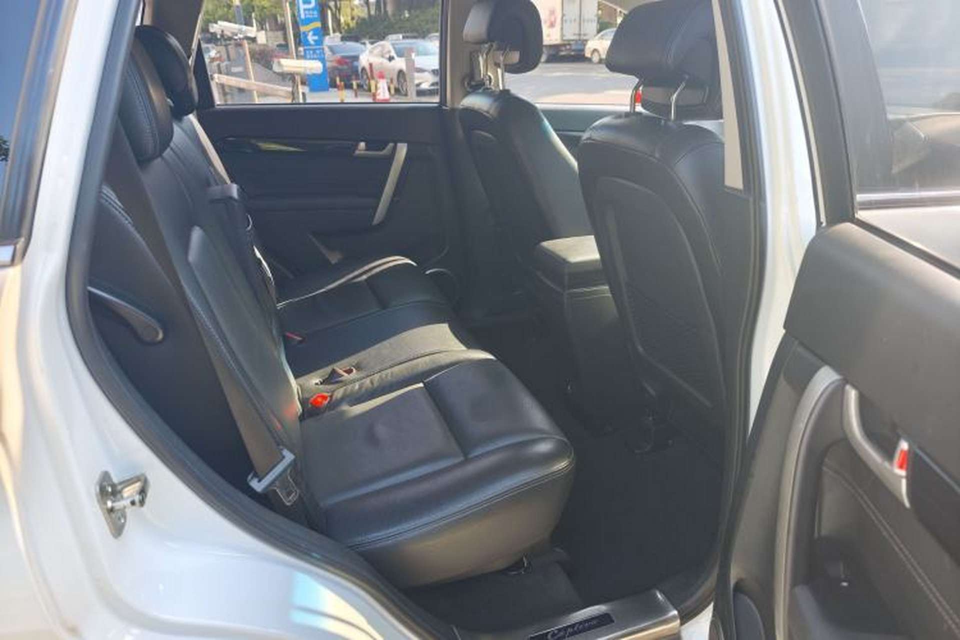 Used Chevrolet Captiva 2017 2.4L Two-Wheel Drive Luxury Edition 7 Seats Interior 4