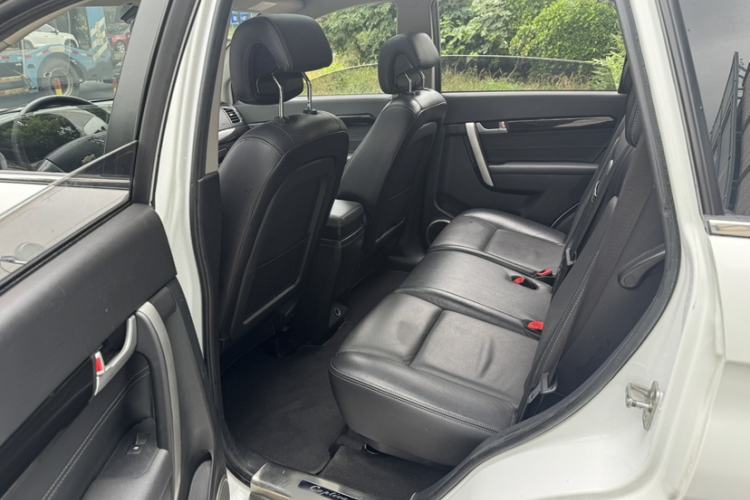 Used Chevrolet Captiva 2017 2.4L Two-Wheel Drive Luxury Edition 7 Seats Interior 5