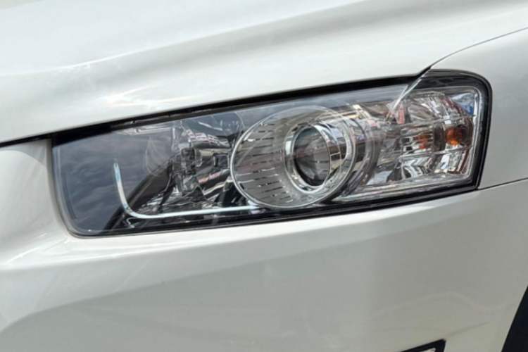 Used Chevrolet Captiva 2017 2.4L Two-Wheel Drive Luxury Edition 7 Seats Left Front Headlight