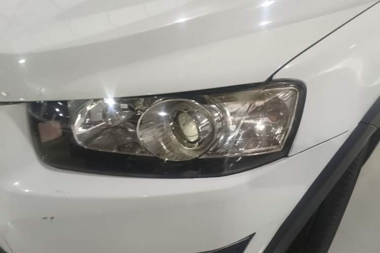 Used Chevrolet Captiva 2017 2.4L Two-Wheel Drive Urban Version 7 Seats Left Front Headlight
