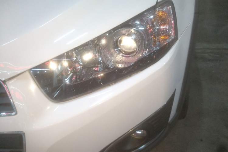 Used Chevrolet Captiva 2017 2.4L Two-Wheel Drive Luxury Edition 7 Seats Left Front Headlight