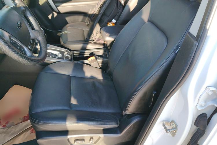 Used Chevrolet Captiva 2017 2.4L 4x4 Flagship Edition 7-Seater Left Front Seat