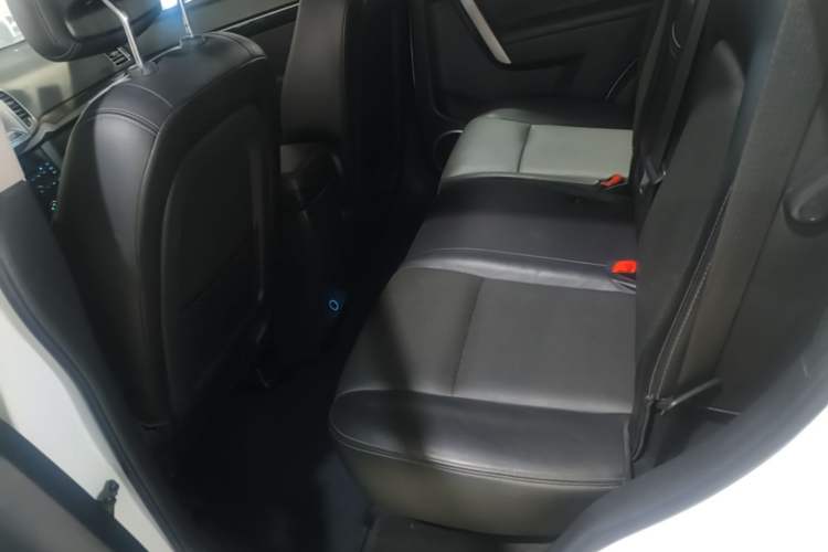 Used Chevrolet Captiva 2017 2.4L Two-Wheel Drive Urban Version 7 Seats Left Rear Seat