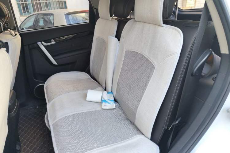Used Chevrolet Captiva 2017 2.4L 4x4 Flagship Edition 7-Seater Left Rear Seat