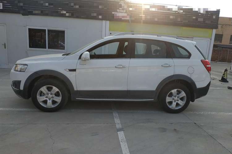 Used Chevrolet Captiva 2017 2.4L Two-Wheel Drive Luxury Edition 7 Seats Left Side