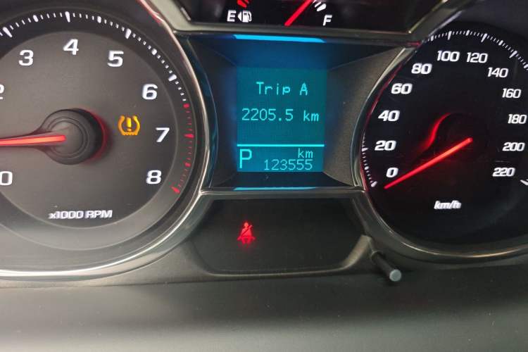 Used Chevrolet Captiva 2017 2.4L 4x4 Flagship Edition 7-Seater Odometer Close Up