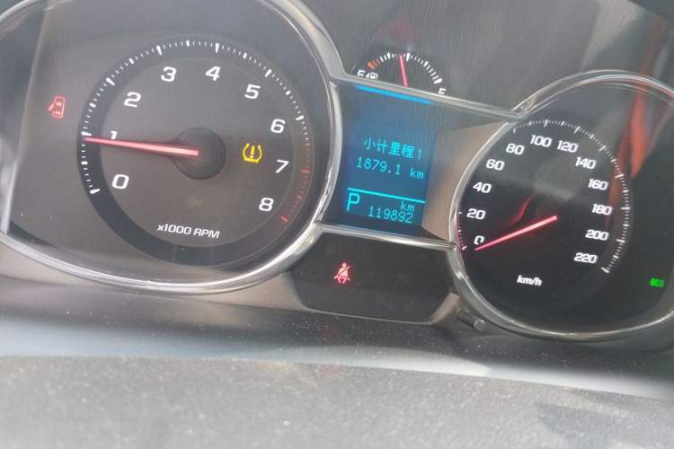 Used Chevrolet Captiva 2017 2.4L 4x4 Flagship Edition 7-Seater Odometer Close Up