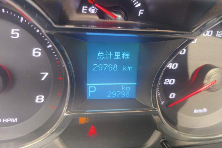 Used Chevrolet Captiva 2017 2.4L 4x4 Flagship Edition 7-Seater Odometer Close Up