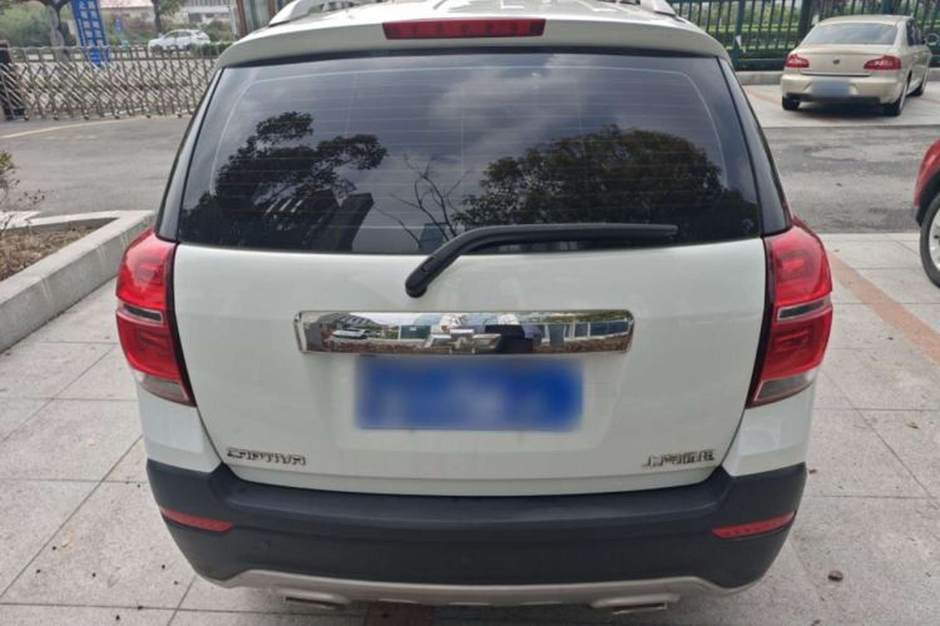 Used Chevrolet Captiva 2017 2.4L Two-Wheel Drive Luxury Edition 7 Seats Rear