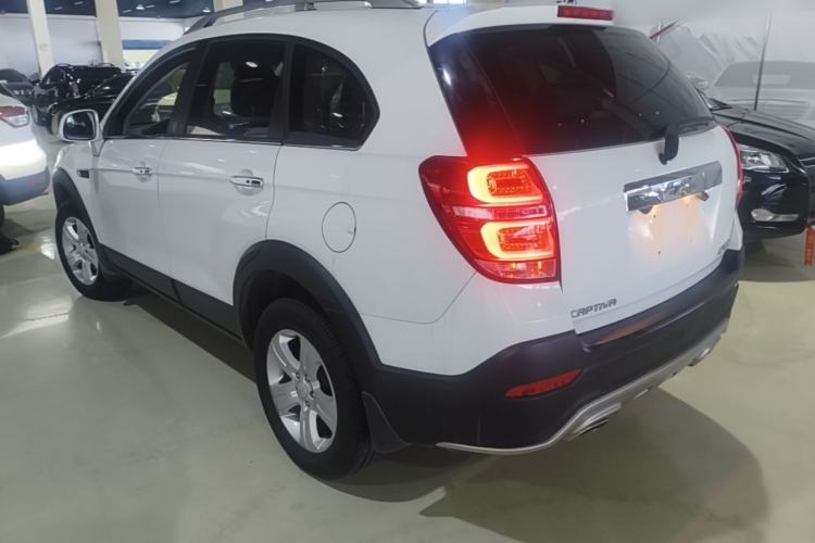 Used Chevrolet Captiva 2017 2.4L Two-Wheel Drive Urban Version 7 Seats Rear Left 45 Deg